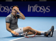 Điều thú vị ở tay vợt vừa đánh bại cả Federer lẫn Djokovic