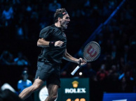 ATP Finals: Federer dập tắt mộng trở lại ngôi số 1 của Djokovic
