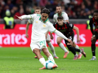 Roma lao đao: Dybala sút hỏng penalty và chấn thương trước Milan