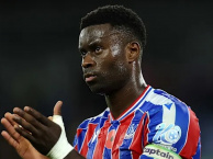 Hàng thủ tan nát, Liverpool chốt hạ thương vụ Marc Guehi cứu vãn mùa giải