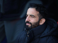 Neville nổi giận: “Amorim phá hỏng trận đấu của Man Utd”