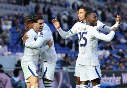Chấm điểm Chelsea: Sân khấu của Neto; Điểm sáng nơi hàng thủ