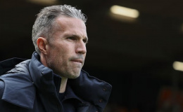 CĐV Feyenoord trút giận lên Van Persie sau khi mất chức vô địch