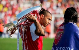 'Tôi muốn trở lại thi đấu cho Arsenal, nhưng không thể'