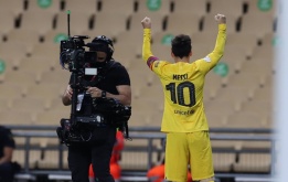 Lên ngôi vô địch, Messi chỉ ra điều chưa hài lòng