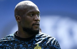 CHOÁNG! Cảnh sát ập vào bữa tiệc sinh nhật của Lukaku