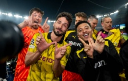 Rào cản vụ Dortmund - Sancho