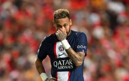 Neymar chỉ cần vỗ tay để kiếm 200.000 euro