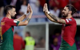 Bruno Fernandes được Neves mời gọi về Al-Hilal