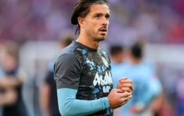 Bị chê bai, Jack Grealish đáp trả gay gắt trên mạng xã hội