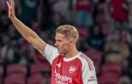 Bom tấn Arsenal, Gyokeres chính thức chào sân Singapore
