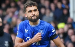 Đại chiến chuyển nhượng, Aston Villa đối đầu Newcastle và AC Milan vì Calvert-Lewin