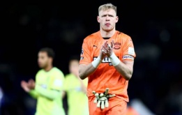 NÓNG! Newcastle tiến gần đến thỏa thuận mượn Ramsdale từ Southampton