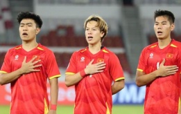 HLV Kim Sang Sik lo ngại áp lực với Viktor Lê
