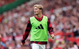 Điều gì sẽ xảy ra với Vlahovic và Juventus nếu Milan mua được Hojlund từ Man United?