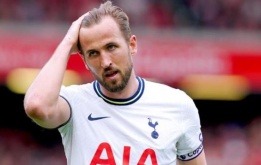 Từ Isak tới Kane, Suarez và Payet: Khi cầu thủ ép CLB để ra đi