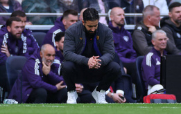 'Gót chân Achilles' buộc Man Utd phải hành động ngay trong tháng Một