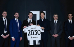 Kenan Yildiz chính thức ký hợp đồng với Juventus đến năm 2030
