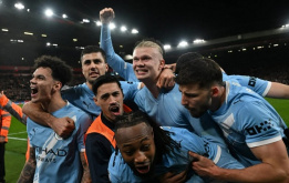 Hạ Liverpool, Man City thổi bùng cuộc đua vô địch