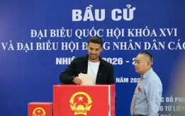 Hoàng Hên xúc động đi bầu cử, chờ khoác áo ĐT Việt Nam