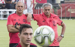 Cựu trợ lý MU qua đời, Mourinho nghẹn ngào tiễn biệt