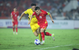 Tuyến giữa tuyển Việt Nam và bài toán mỏ neo của HLV Kim Sang-sik