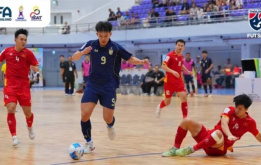 Romario bị bạn gái chia tay vì ngoại tình với bạn thân