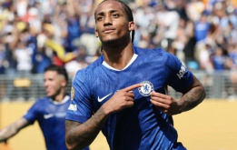 Chelsea thưởng hợp đồng mới cho Joao Pedro để chặn cửa Barca