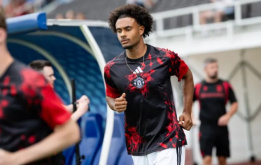 Zirkzee bật đèn xanh cho Juventus và Napoli để rời MU