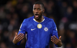 Man Utd nhắm 2 sao Chelsea gia cố hàng thủ