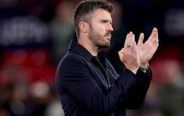 Man Utd chưa có kế hoạch sa thải Michael Carrick
