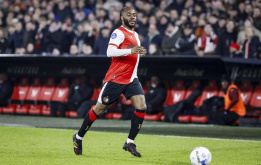 Sterling trượt dài, bị cả đội bét bảng Ligue 1 từ chối