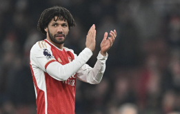 Cựu sao Arsenal gia nhập đội bét bảng Hy Lạp