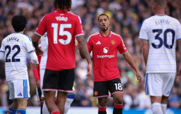 Carragher khen ngợi vai trò mới của Tielemans tại MU