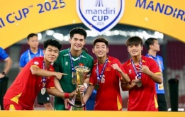 Phạm Lý Đức và Trần Trung Kiên được vinh danh sau chức vô địch U23 Đông Nam Á