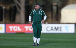 Ý giữ vững phong độ, Moldova khó tránh khỏi thất bại