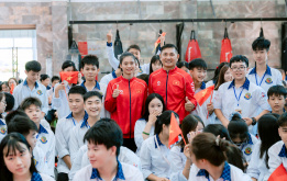 Nguyễn Thị Tâm chia sẻ tinh thần vượt khó, tiếp lửa cho học sinh IVS