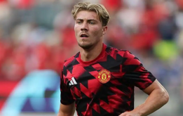 Rasmus Hojlund kiên quyết ở lại Man United dù bị đe dọa bởi bom tấn Sesko