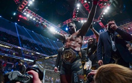 Chủ tịch UFC từ chối trao đai cho nhà vô địch