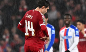 Liverpool thảm bại 0-3 trước Crystal Palace, tan mộng tại Cúp Liên đoàn