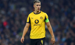 Liverpool săn Schlotterbeck khi trung vệ Dortmund bỏ ngỏ tương lai