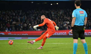 Napoli thắng nghẹt thở Cagliari, vào tứ kết Coppa Italia sau loạt luân lưu 9-8