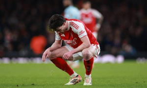 Rice tập tễnh rời sân, chiến thắng của Arsenal thêm vị đắng