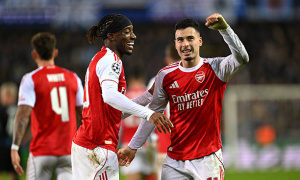 Madueke rực sáng, Arsenal thắng 3-0