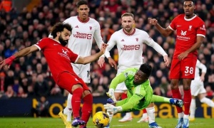 Cay đắng, những đối thủ truyền kiếp phá nát tham vọng của Liverpool