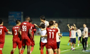 Hà Tĩnh loại QBV 2017 và sao U23, tiền vệ Việt Kiều đắt hàng