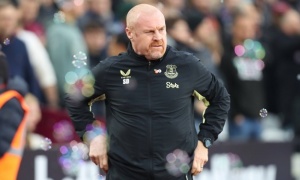 Sean Dyche phản pháo gay gắt quan điểm ở trận Chelsea, gọi tên Arsenal