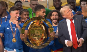 Phản ứng khó đỡ của ông Trump tại chung kết Club World Cup khi bị yêu cầu rời bục