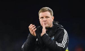 Eddie Howe thừa nhận chưa thể đưa Isak trở lại đội hình Newcastle