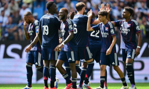 Lyon đã vượt qua khủng hoảng bằng kỷ luật thép